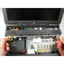 Замена панели динамика PowerBook 3400 M3553